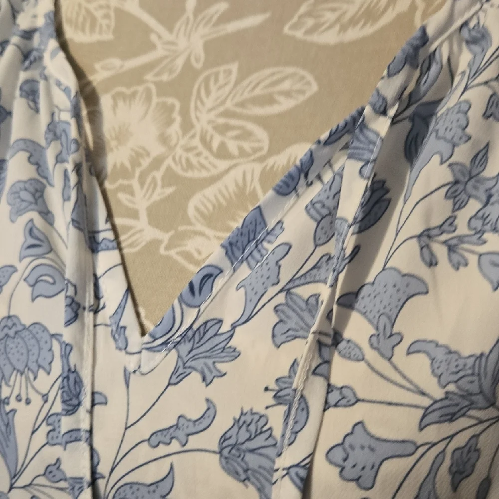 Chic Blue Floral Women's Blouse - Picture 6 of 8